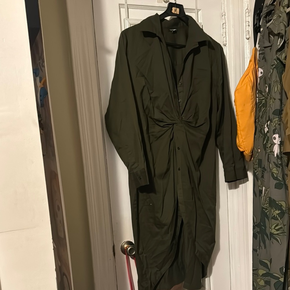 Chic Olive Green Button-Up Dress